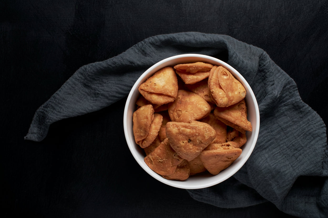 BLACK PEPPER CRISPY MATHI
